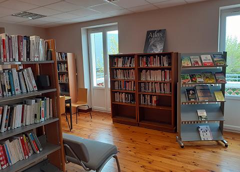 vue interieure bibliotheque chapdes beaufort