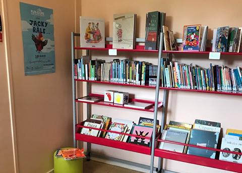 vue interieure bibliotheque la goutelle