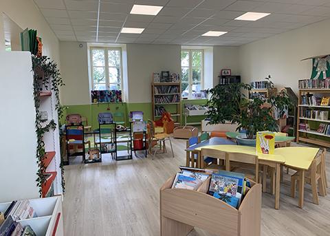 vue interieure espace jeunesse mediatheque messeix